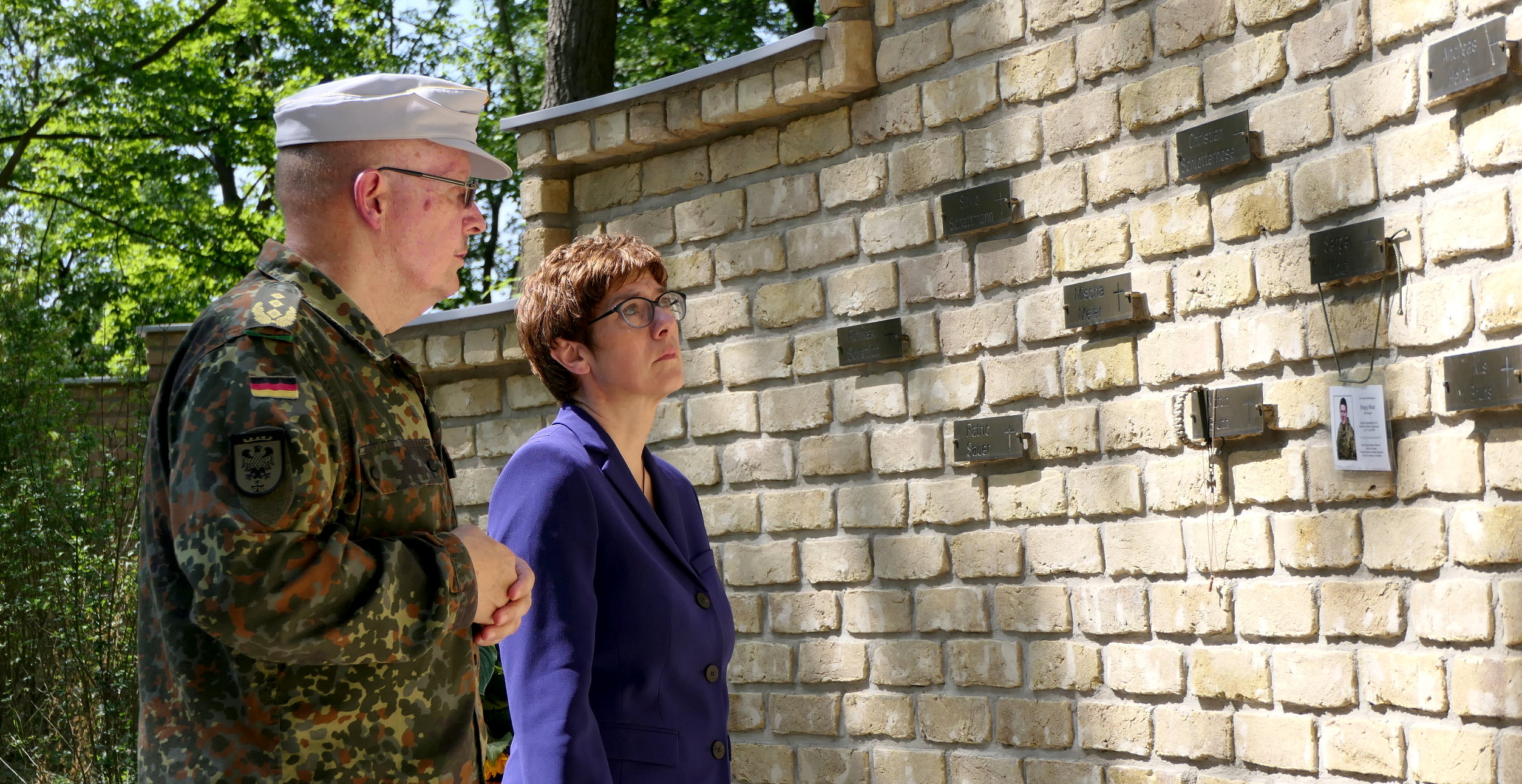 Annegret Kramp-Karrenbauer #AKK besucht das Einsatzführungskommando in Schwielowsee