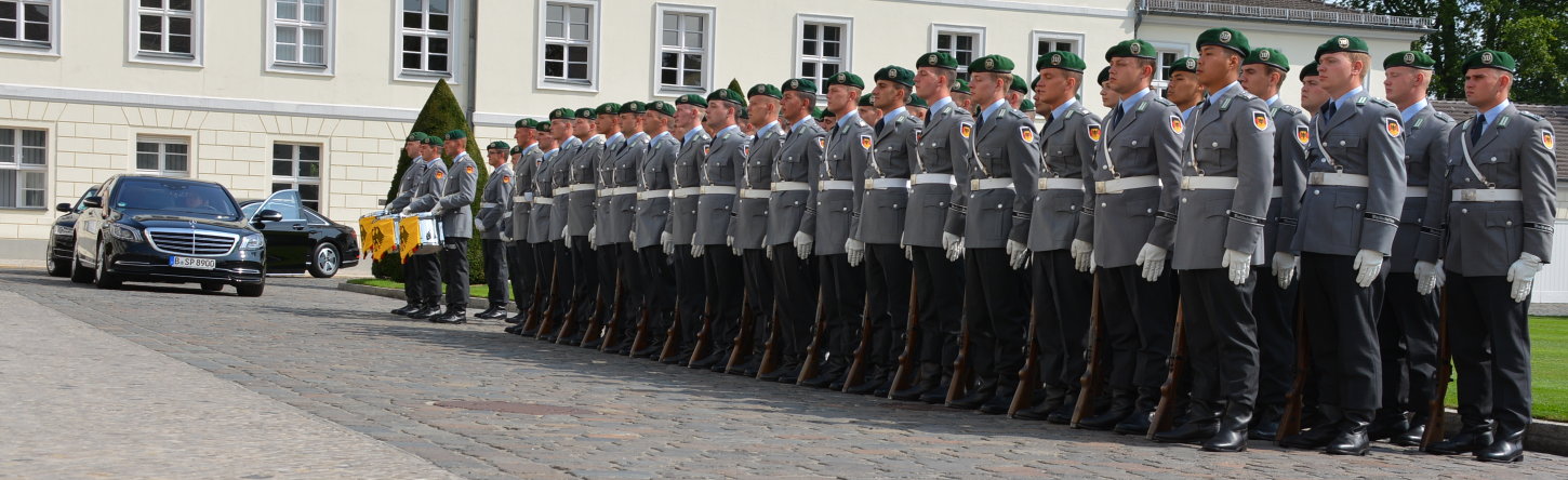 Botschafter im Schloss Bellevue akkreditiert Botschafter im Schloss Bellevue akkreditiert