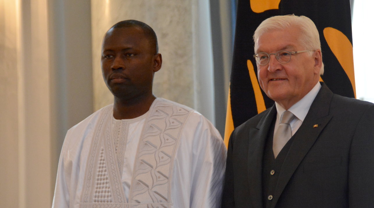 Botschafter akkreditiert Republik Senegal - Cheikh Tidiane Sall Botschafter akkreditiert Republik Senegal - Cheikh Tidiane Sall