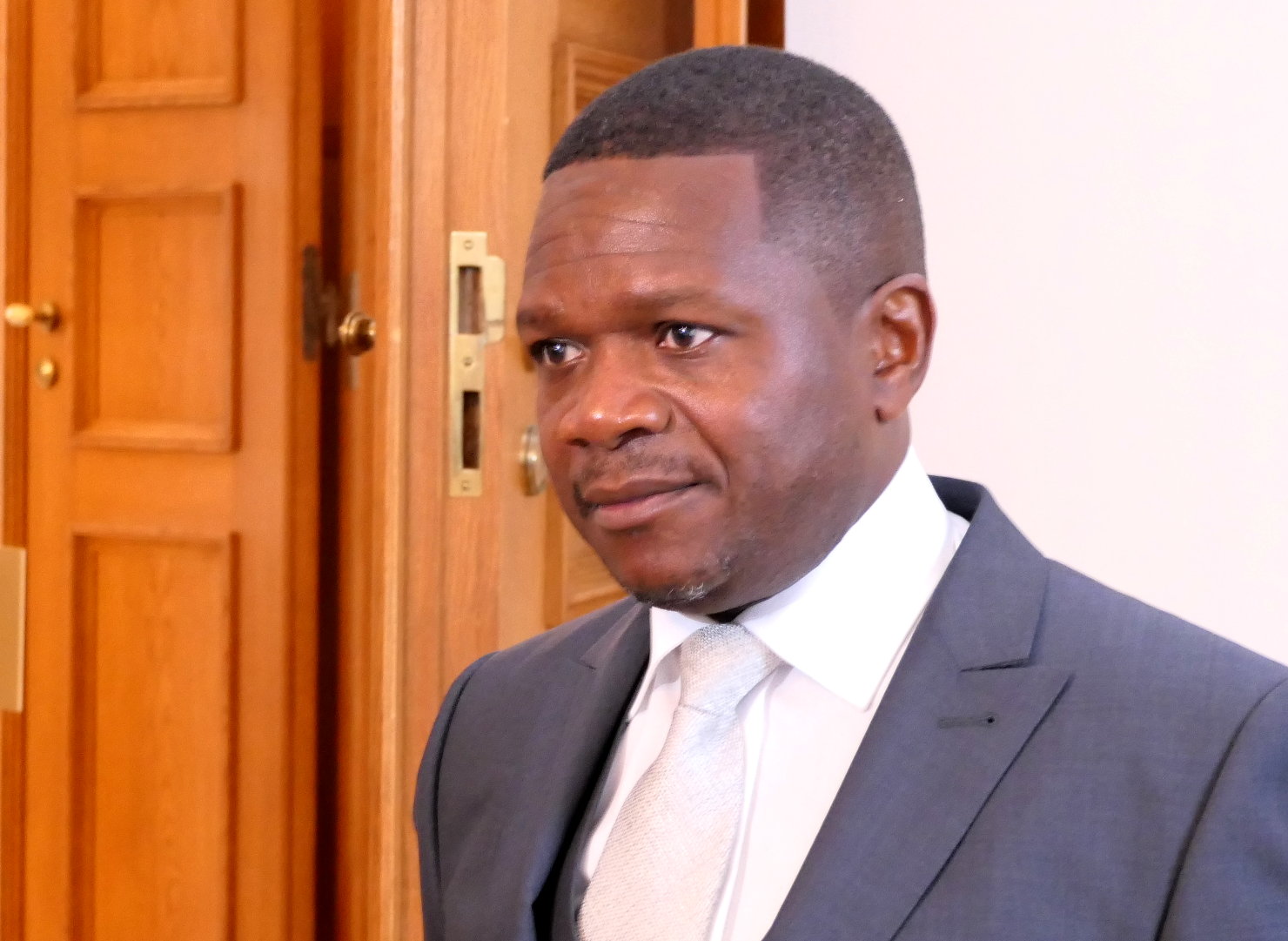 Botschafter akkreditiert, Simbabwe, Paul Chikawa