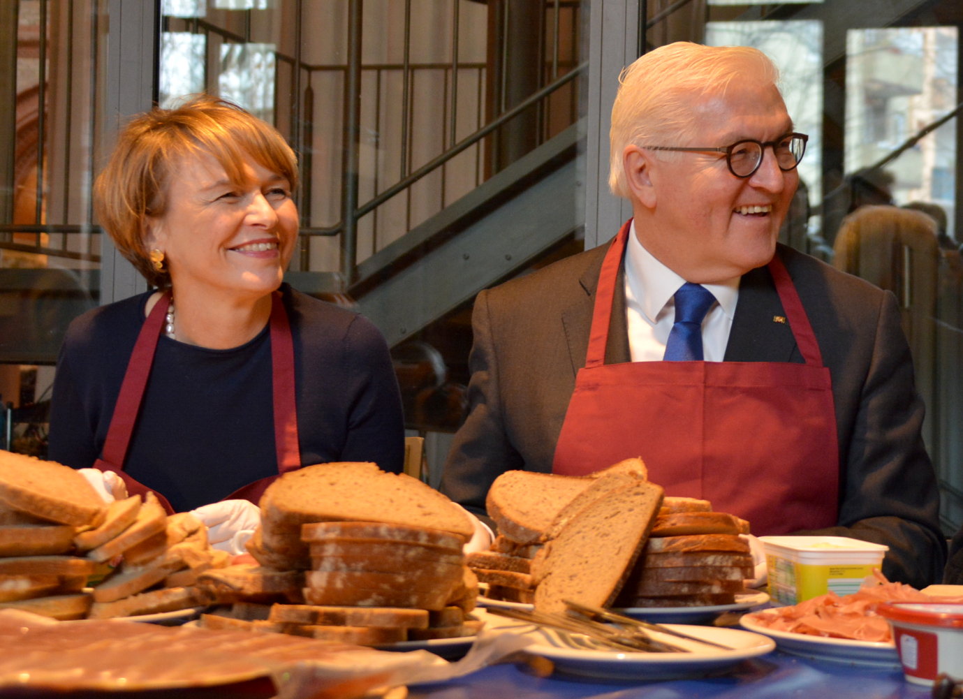 Wärmestube Heilig-Kreuz-Kirche Bundespräsident Steinmeier Elke Büdenbender Wärmestube Heilig-Kreuz-Kirche Bundespräsident Steinmeier Elke Büdenbender