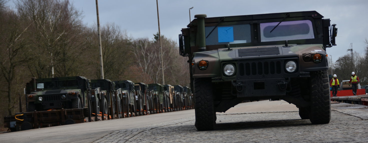 US Defender - Verladung amerikanischer Fahrzeuge von der Schiene auf die Straße #DEF20 #DefenderEurope