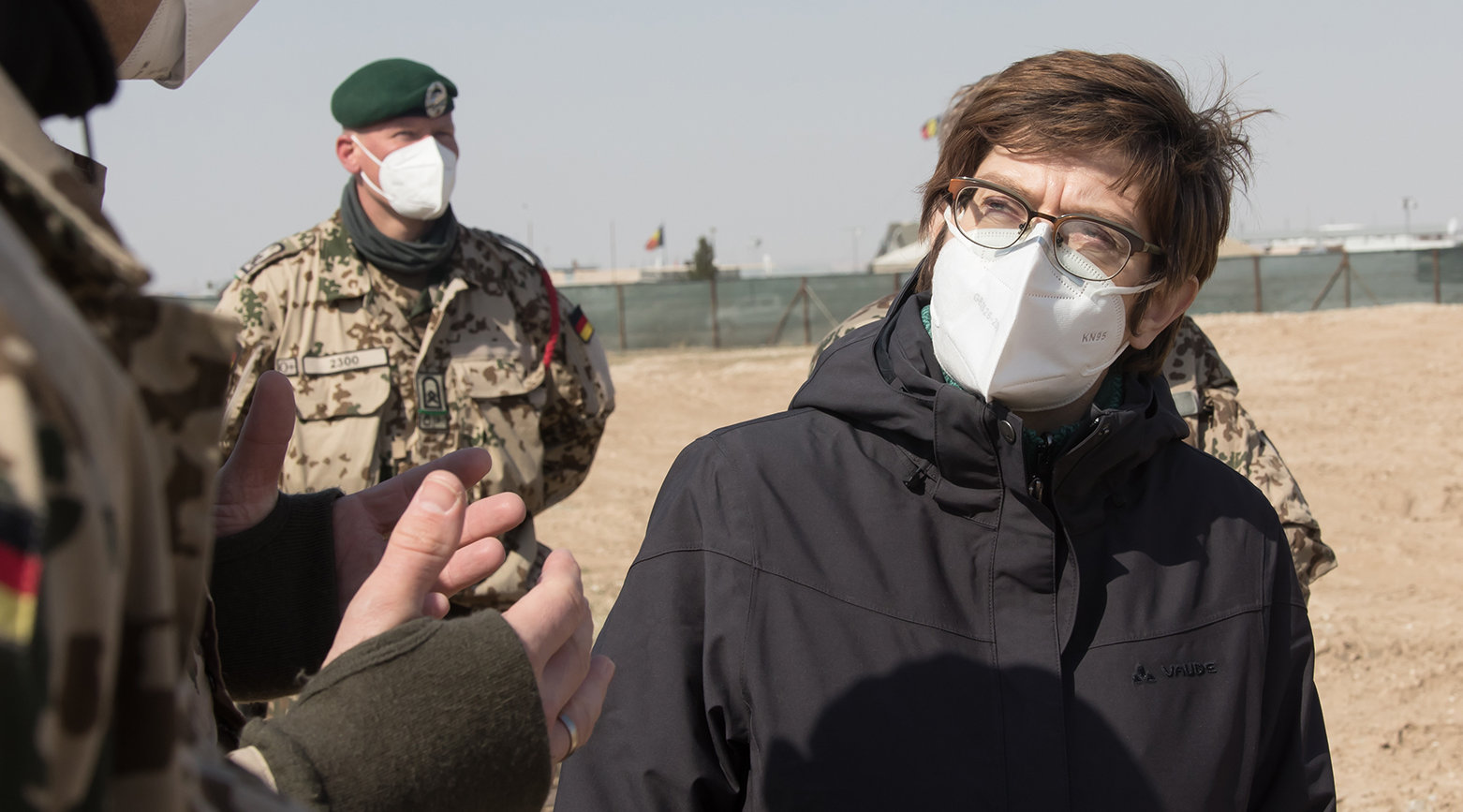 Verteidigungsministerin Annegret Kramp-Karrenbauer #AKK stattet der Truppe in Afghanistan einen Überraschungsbesuch ab