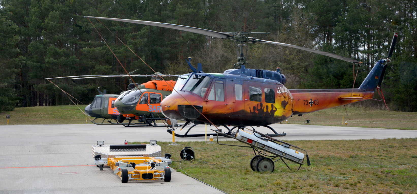 Goodbye Huey - Systemwechsel in der Hubschrauberflotte der Bundeswehr von Bell UH-1D SAR zu Airbus H145 LUH SAR - AKK besucht den Fliegerhorst Holzdorf