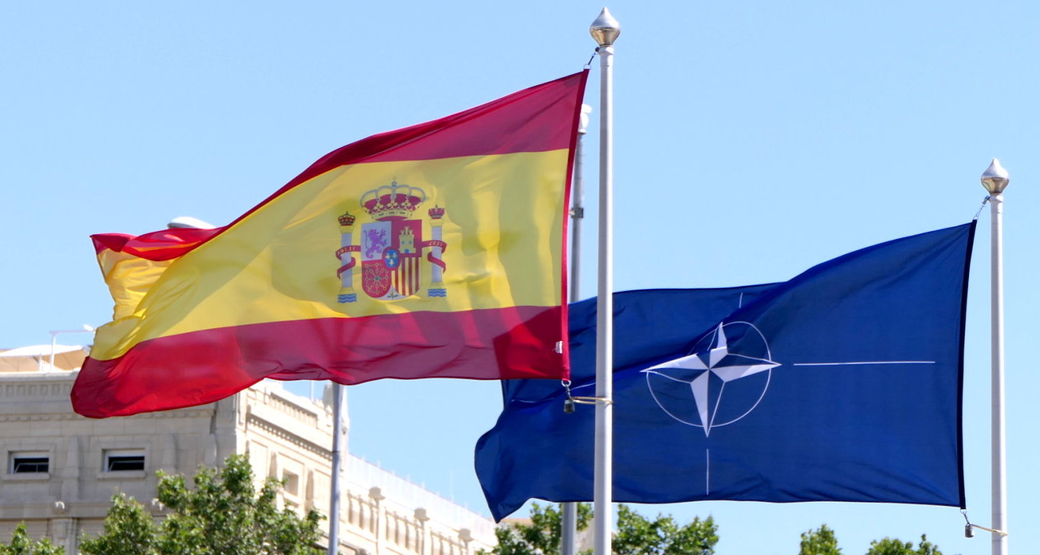 NATO-Gipfel vom 28. bis 30. Juni 2022 in Madrid - Beflaggung der City von Madrid